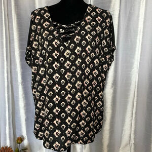 Maurice’s Women’s 2X Black Cream Cap Sleeve Elastic Hem Geometric Print Top